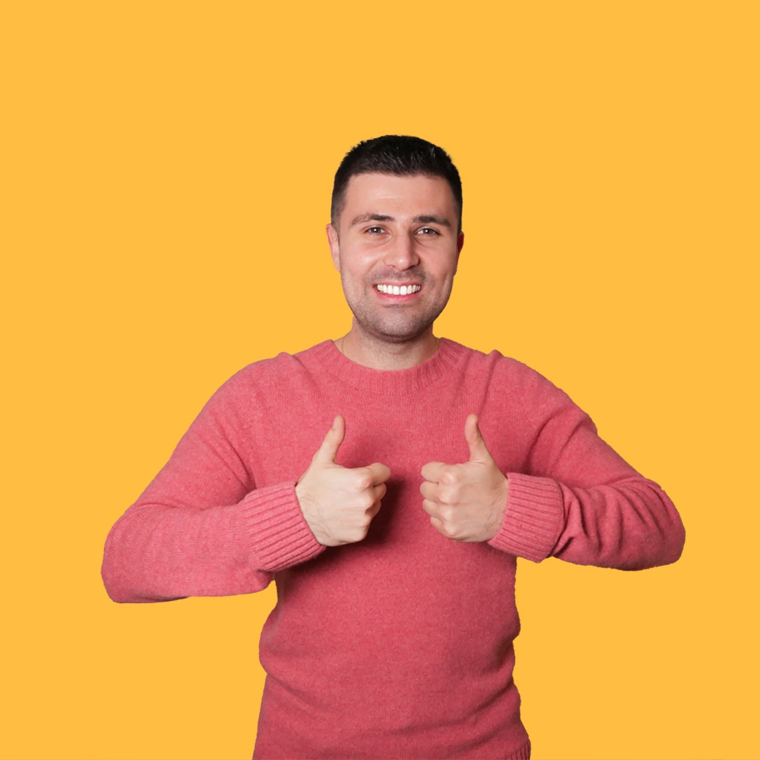 Moi avec les pouces